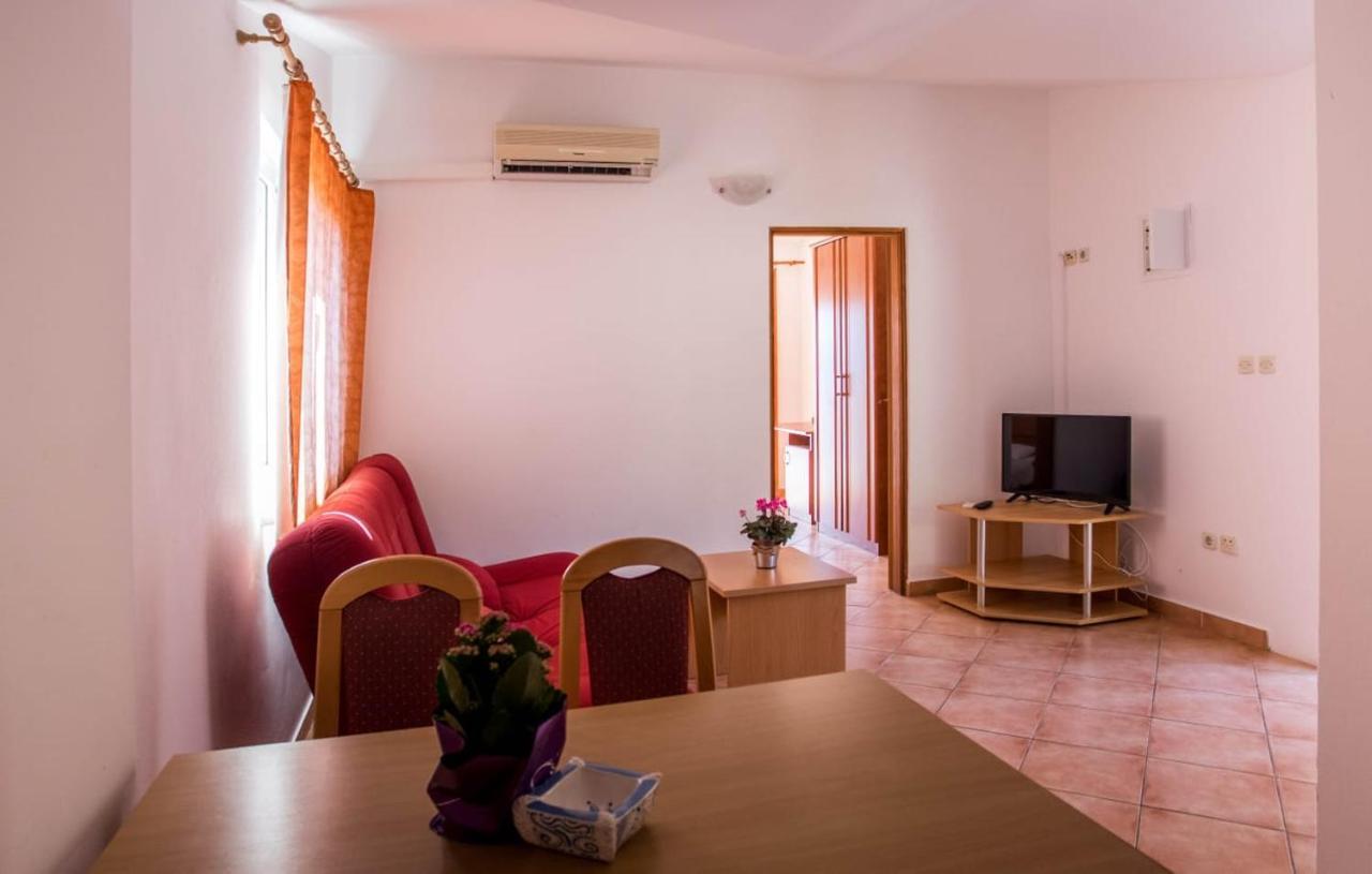 Apartmani Nikoletic Klek Exteriör bild
