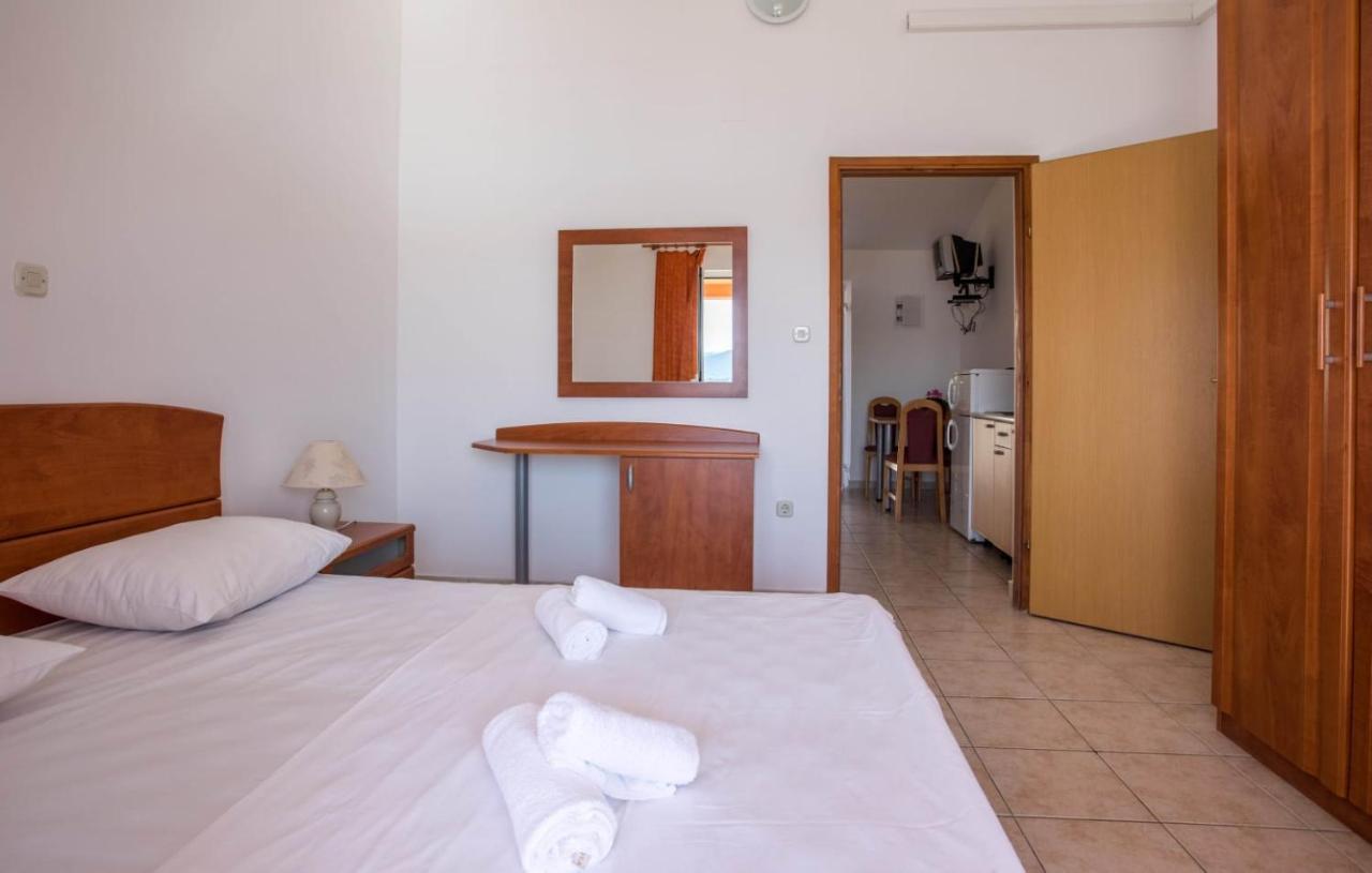 Apartmani Nikoletic Klek Exteriör bild